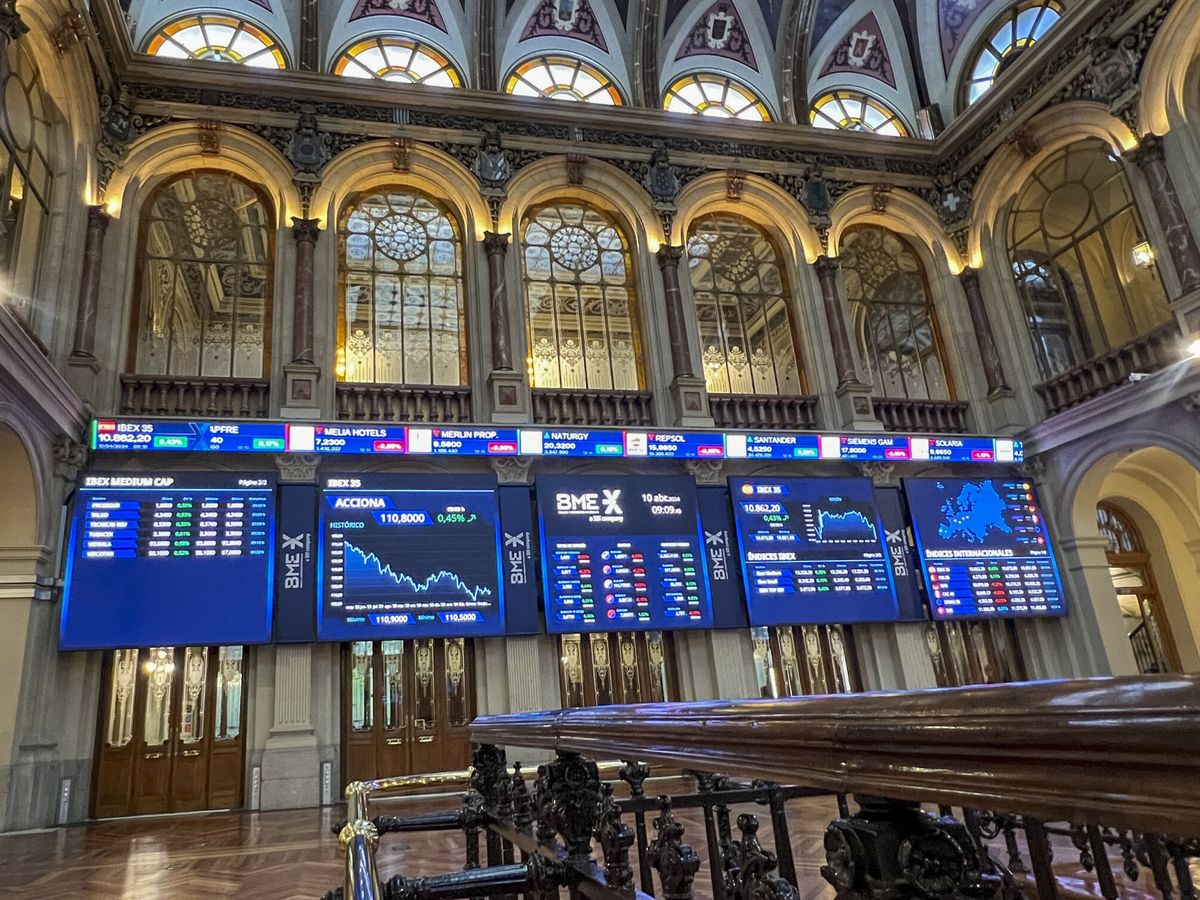 Bolsa e Ibex 35, en directo | El Ibex cae más de un 1% por la tensión geopolítica y la debilidad de Wall Street