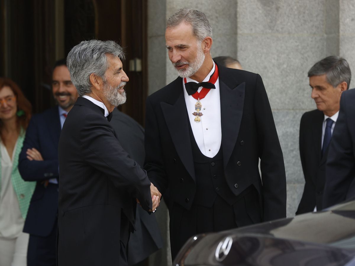 Foto: Lesmes, junto al Rey, en la apertura del año judicial. (EFE/Juan Carlos Hidalgo) 