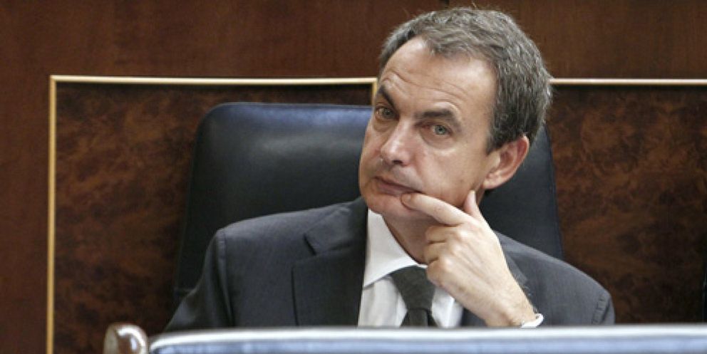 Foto: Zapatero pide al PP "cumplir los compromisos" y Rajoy le exige "la fecha de las elecciones”