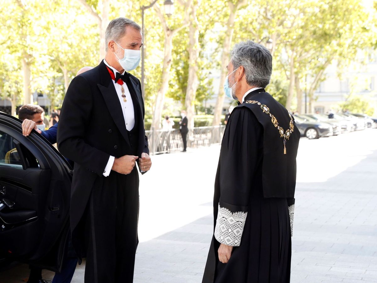 Foto: El rey abre el año judicial, junto a Carlos Lesmes. (EFE)