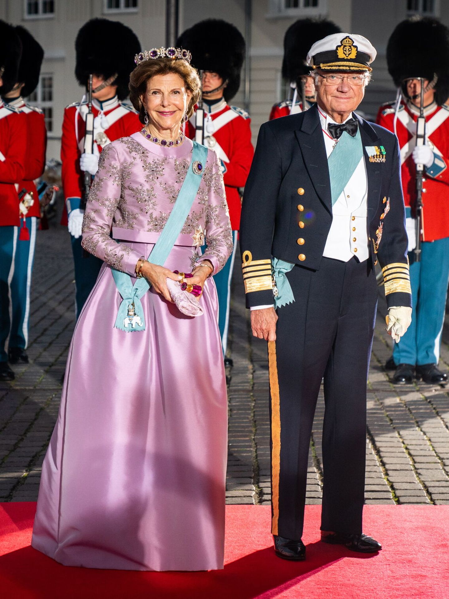 Carlos Gustavo y Silvia de Suecia, en el jubileo de Margarita de Dinamarca. (EFE/Ida Marie Odgaard)