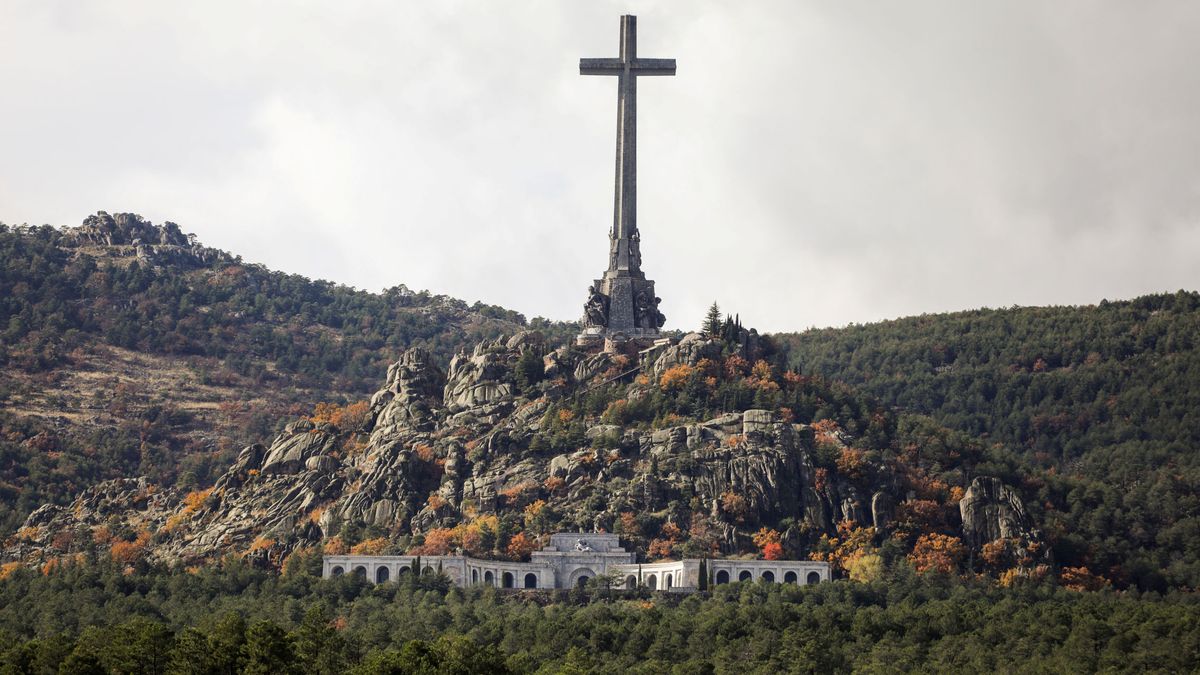 Los Franco no quieren el Pardo: adquirirían un nuevo sepulcro si se veta La Almudena