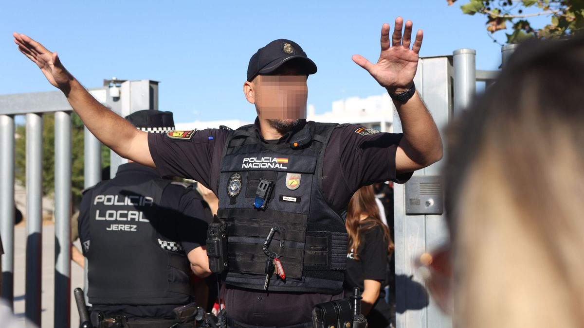 Detenido por romper la orden de alejamiento y retener a su expareja y sus hijos en su casa en El Puerto (Cádiz) 