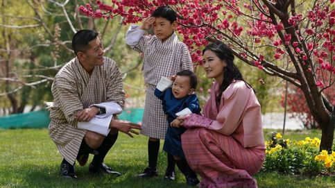 Los reyes de Bután celebran el primer año de su hijo menor con unas evocadoras imágenes