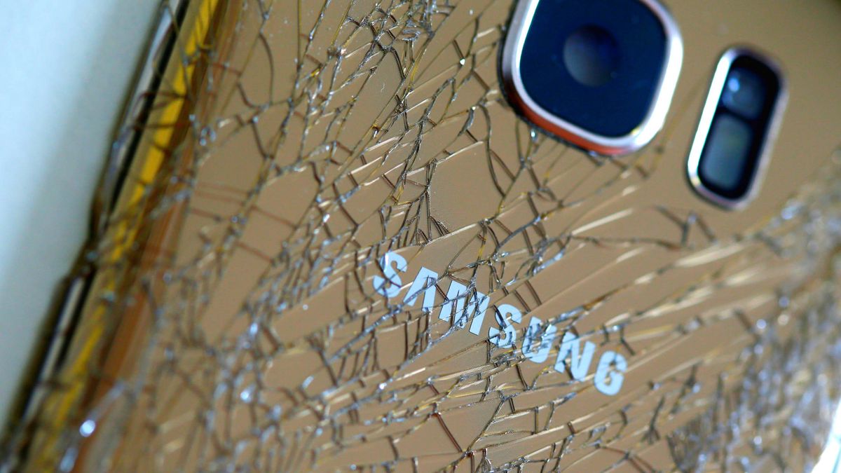 Problemas para Samsung: el Note 7 se incendia y retrasan su producción
