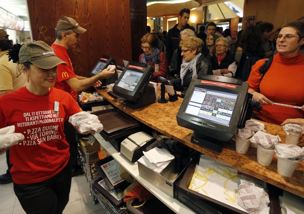 Foto: En EEUU, McDonald&amp;amp;#039;s y Burger King irán a la huelga para reclamar un mayor sueldo mínimo. (Reuters / Stefano Rellandini)