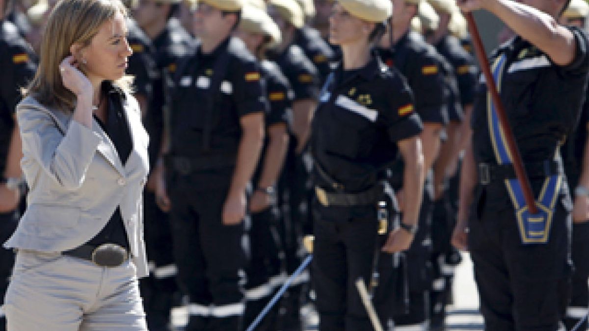 Chacón: "Soy pacifista y los ejércitos del siglo XXI también lo son"