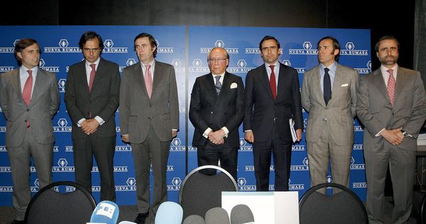 Foto: Imagen de archivo de José María Ruiz-Mateos (c), junto a seis de sus hijos. (EFE)
