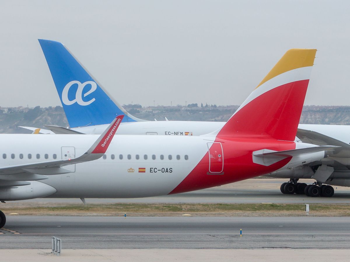 Foto: Varios aviones, en el aeropuerto Adolfo Suárez Madrid-Barajas. (Europa Press/Ricardo Rubio)