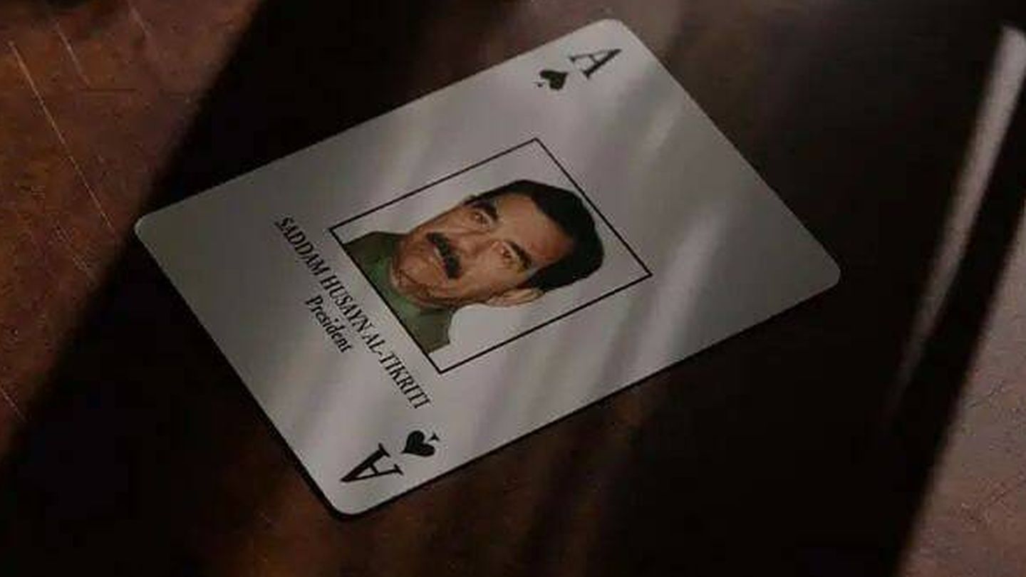 Una carta con la efigie de Saddam Hussein. (Movistar)