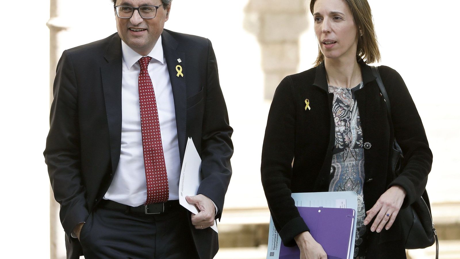 Foto: El presidente de la Generalitat, Quim Torra, acompañado por la 'consellera' de Empresa y Conocimiento, Àngels Chacón. (EFE)