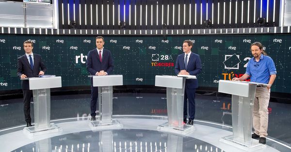 Foto: Pablo Casado, Pedro Sánchez, Albert Rivera y Pablo Iglesias, en el debate a cuatro en el Estudio 1 de Prado del Rey de RTVE, el pasado 22 de abril. (EFE)