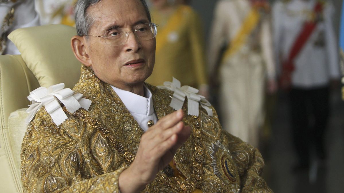 Muere el rey Bhumibol Adulyadej de Tailandia a los 88 años 
