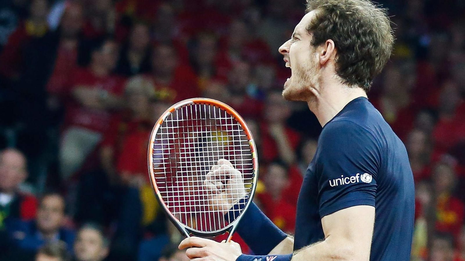 Foto: Andy Murray, celebra uno de los puntos conseguidos ante David Goffin (Efe).