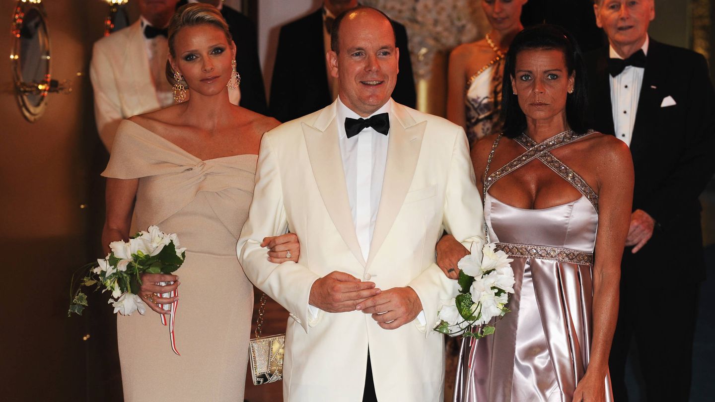 Charléne, Alberto y Estefanía de Mónaco en el Baile de la Rosa de 2010. (Getty)