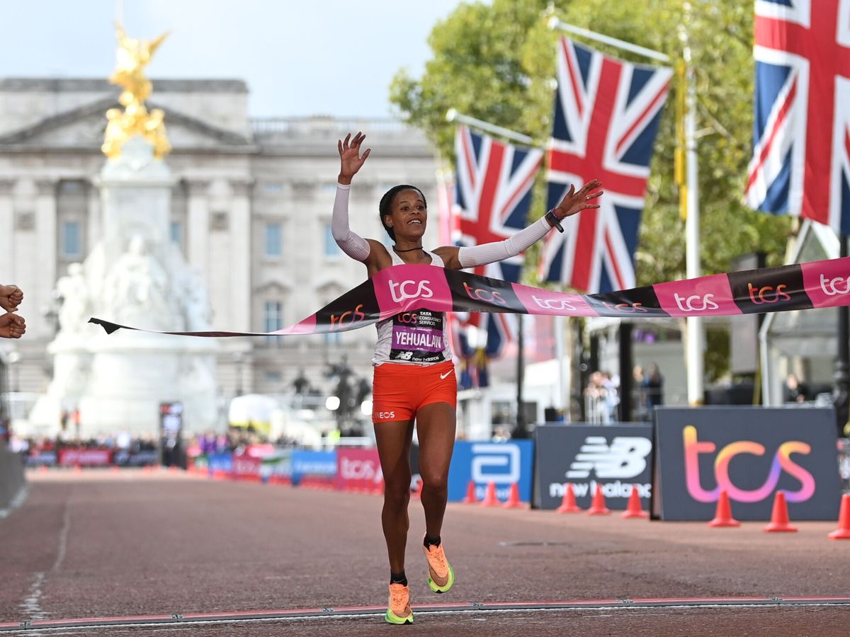Foto: El Maratón de Londres vuelve a abril con más de 45.000 corredores (EFE/NEIL HALL)