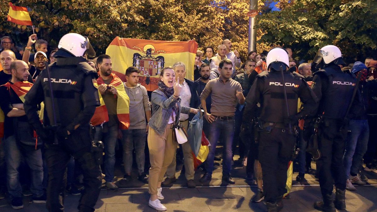 Las protestas llegan a Zaragoza: la Policía media entre los CDR y la extrema derecha