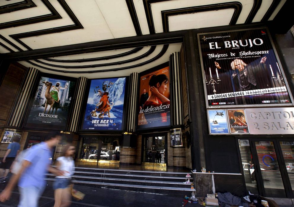 Foto: Exterior de un cine del centro de Madrid (EFE)