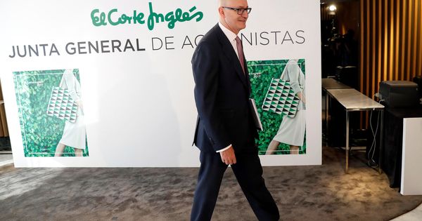 Foto: El presidente de El Corte Inglés, Nuño de la Rosa, a su llegada a una junta general de accionistas. (EFE)
