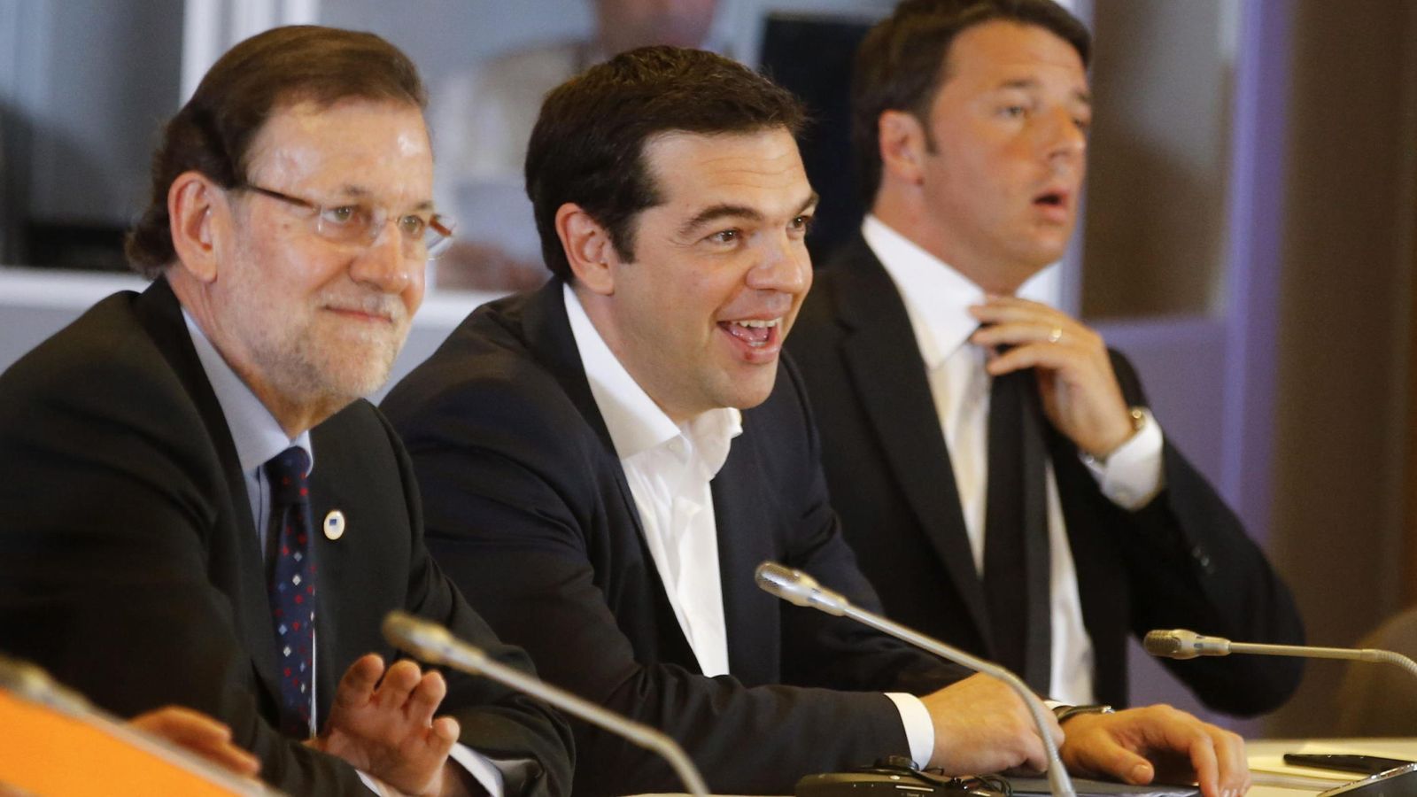 Foto: Mariano Rajoy, Alexis Tsipras y Matteo Renzi, en Bruselas. (EFE)