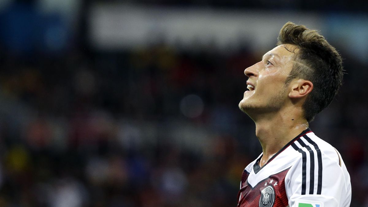 La incógnita Özil: la estrella que explotó en Sudáfrica sigue sin aparecer en Brasil