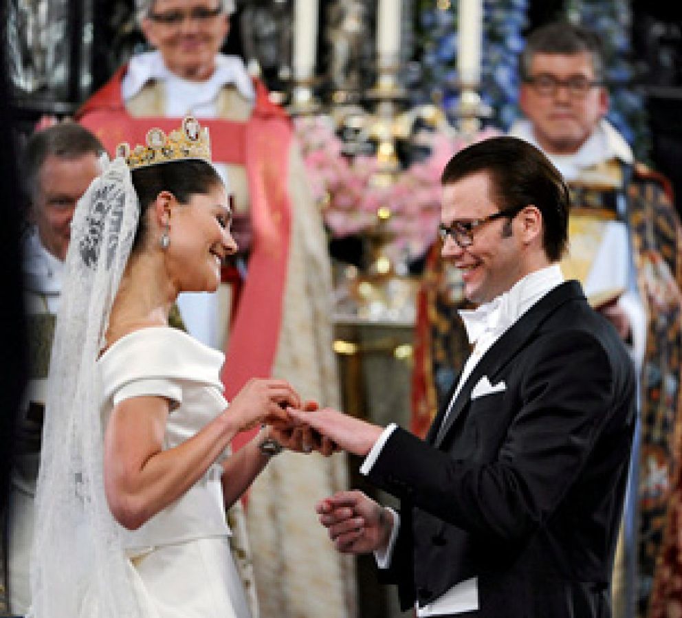 Foto: Risas y lágrimas en la boda de la princesa Victoria de Suecia y Daniel Westling