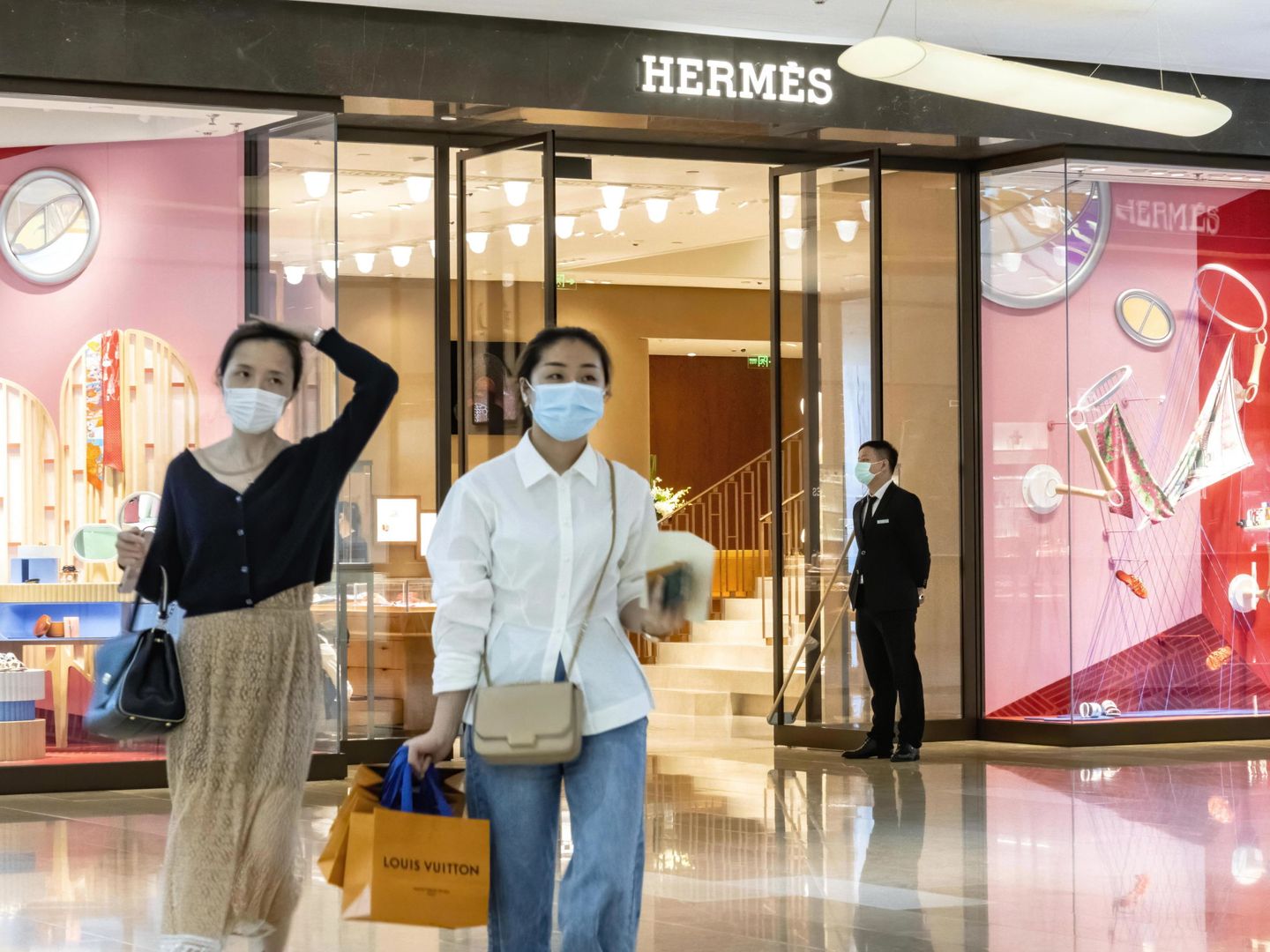 Una tienda de Hermès en China, durante la pandemia. (Reuters)