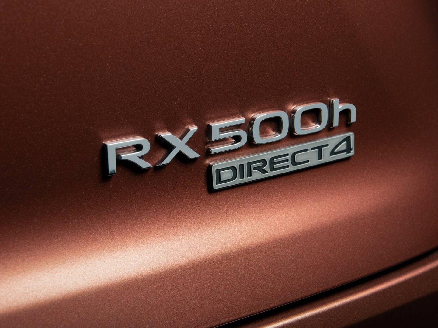 El RX 500h es el único de la gama con la nueva tracción Direct 4, estrenada en el RZ 450e.