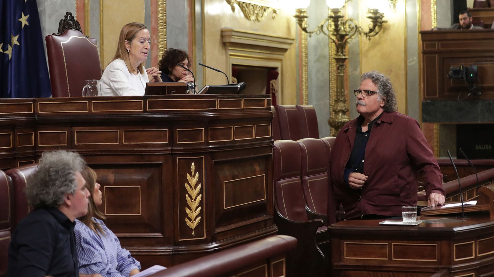 Foto: La presidenta del Congreso, Ana Pastor, llama al orden al portavoz de ERC, Joan Tardá. (EFE)