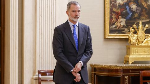 El rey Felipe tiene la corbata más alegre de la primavera: menos de 60 euros y de firma española 