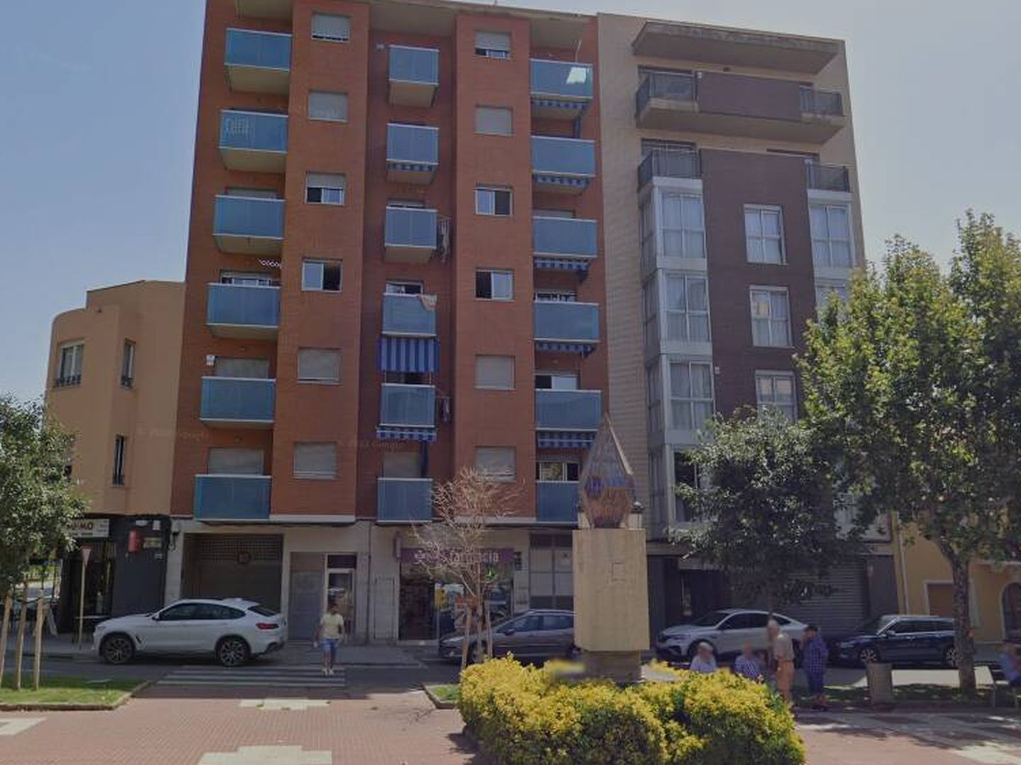 Edificio en el que se ubican los pisos objeto de subasta. (Google Maps)