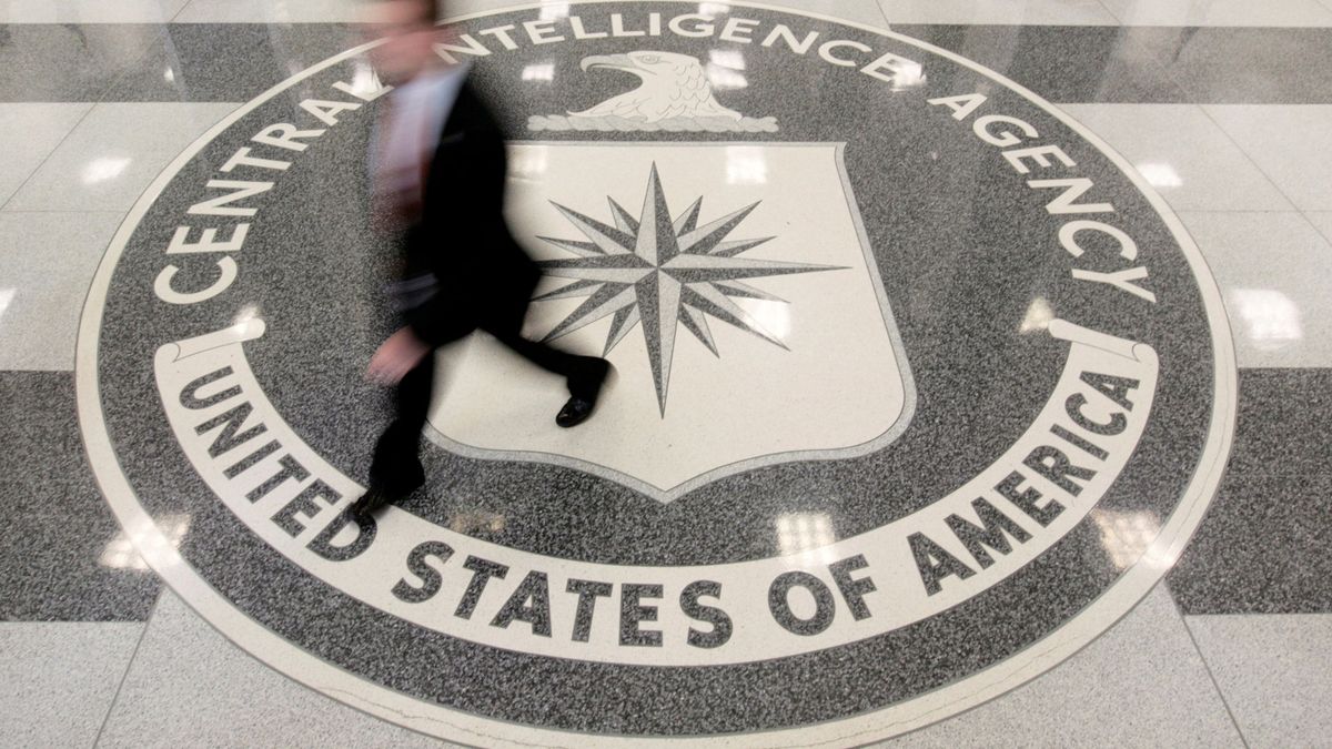 Un tribunal de EEUU condena a un exinformático de la CIA por filtraciones a WikiLeaks