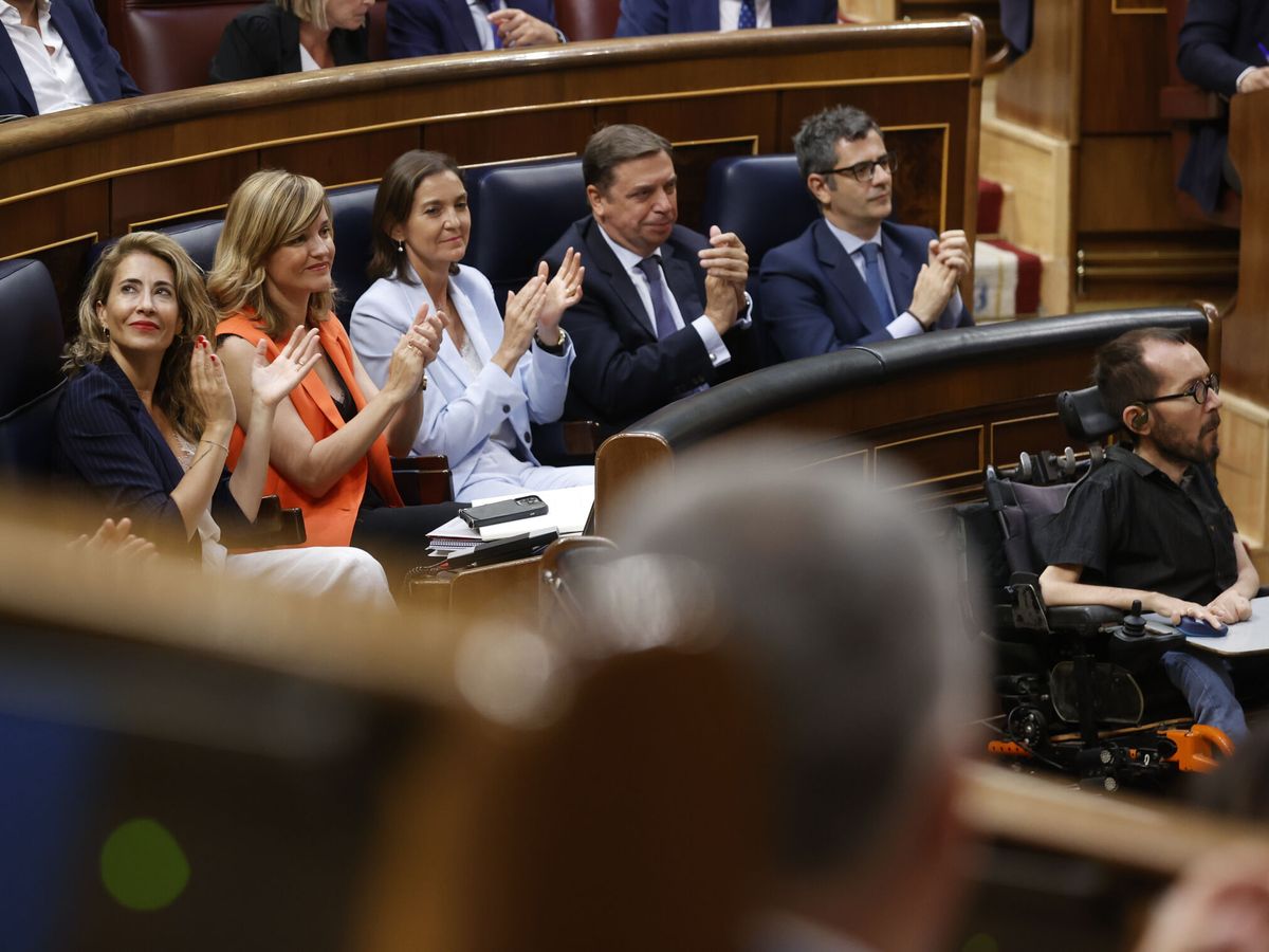 Foto: De izda. a dcha., los ministros Raquel Sánchez, Pilar Alegría, Reyes Maroto, Luis Planas y Félix Bolaños. (EFE/Javier Lizón)