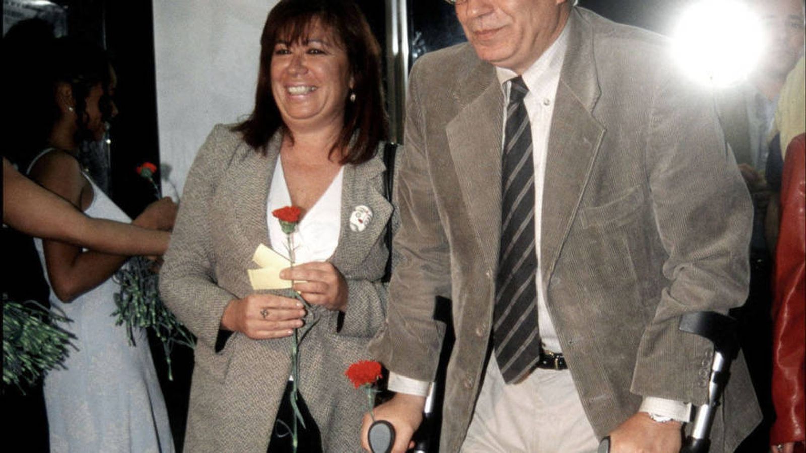 Foto: Borrell y Narbona ya son marido y mujer. (EFE)