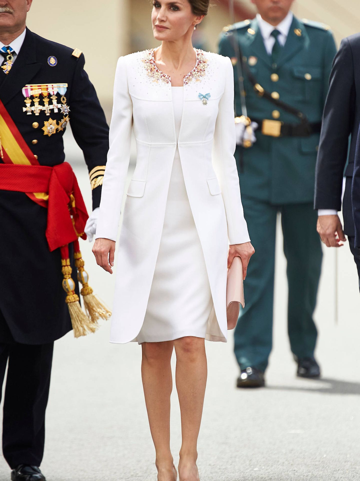 La Reina con el traje de la proclamación. (Limited Pictures)