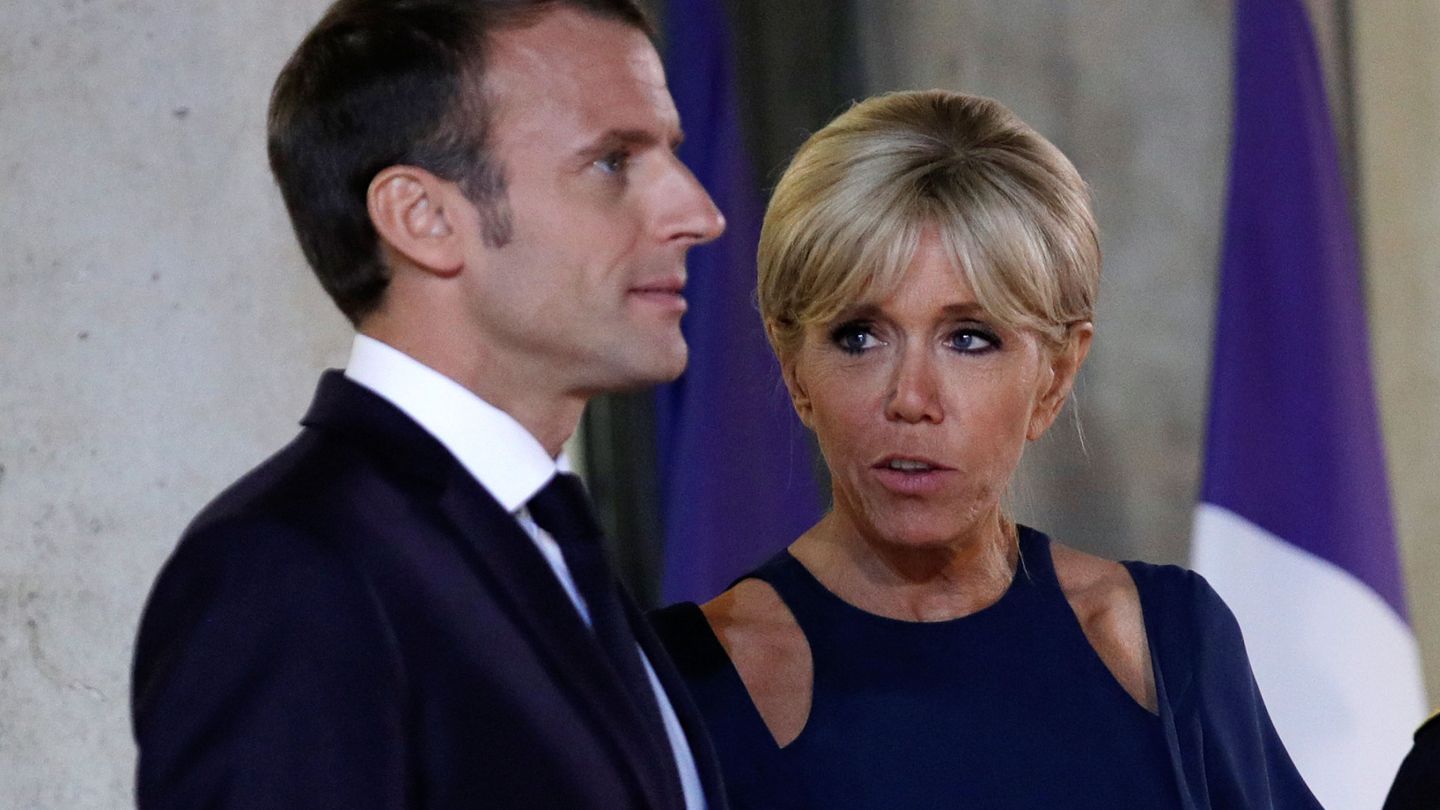 Emmanuel y Brigitte Macron. (Reuters).