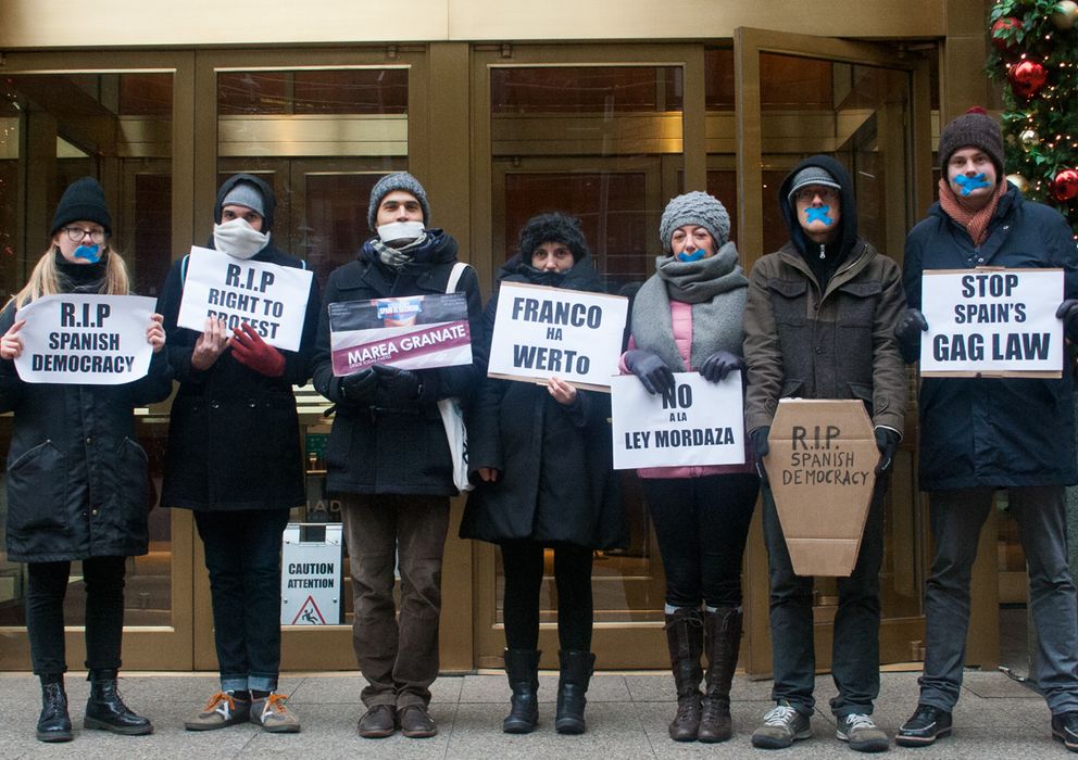Foto: Manifestación frente al consulado de España en Nueva York (Ainara Tiefenthäler)