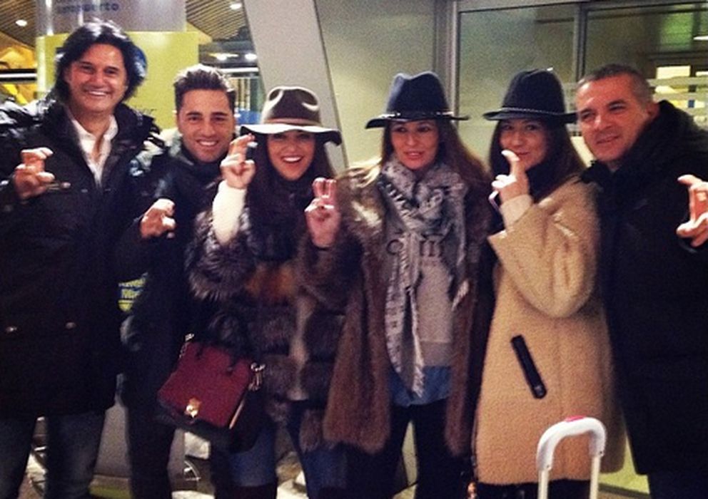 Foto: Paula Echevarría, David Bustamante y sus amigos, antes de volar a París