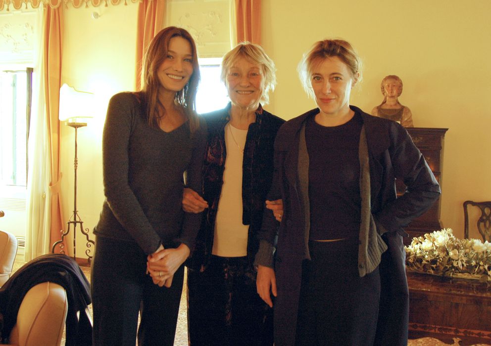 Foto: Carla Bruni junto a su hermana Valeria y su madre en una fotografía de archivo. (I.C.)