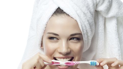 Cinco errores que cometes al lavarte los dientes y cómo corregirlos