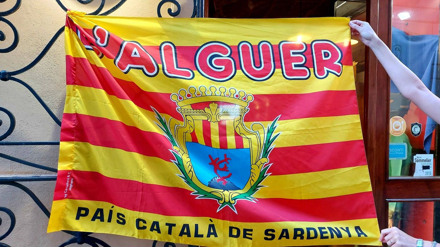 Imagen de una bandera catalanista en Alguer. JB