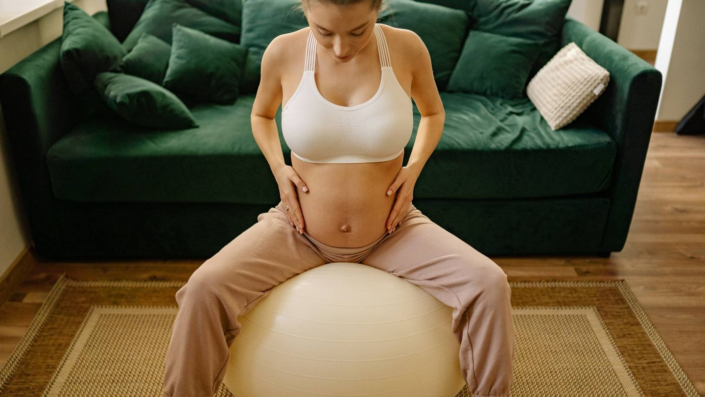 Ejercicios durante el embarazo. (Pexels/Yan Krukau)