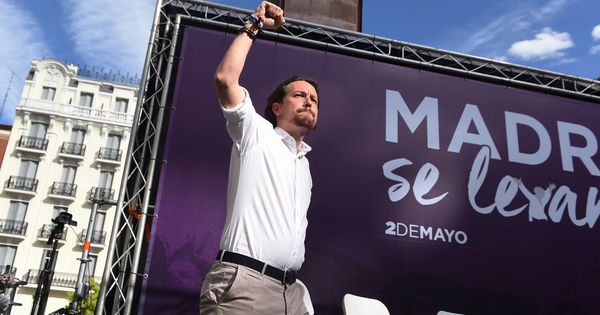 Foto: El secretario general de Podemos Pablo Iglesias durante un mitin en la plaza del museo Reina Sofía, el pasado 2 de mayo. (EFE)