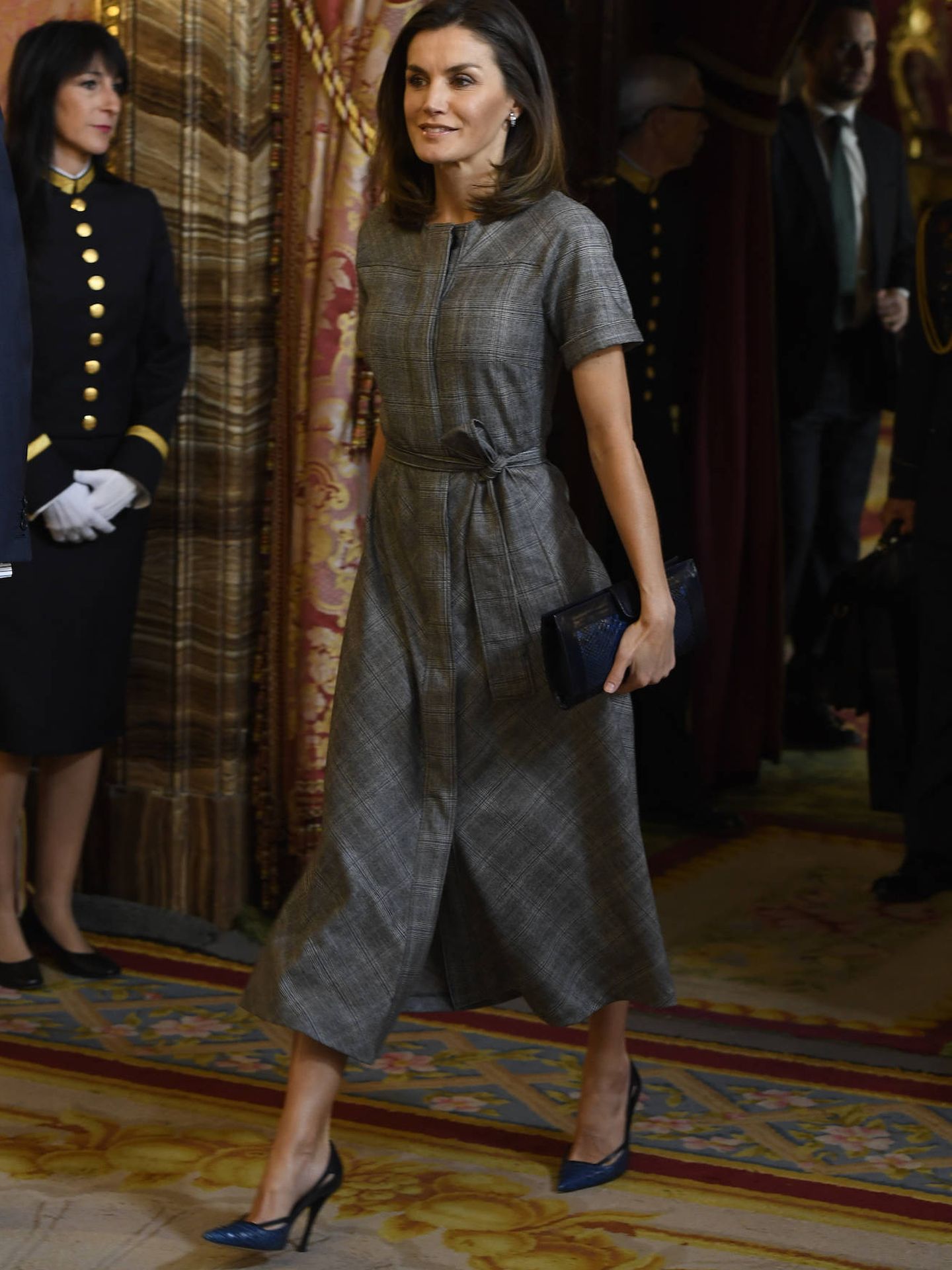 La Reina, con su vestido de Massimo Dutti. (Limited Pictures)