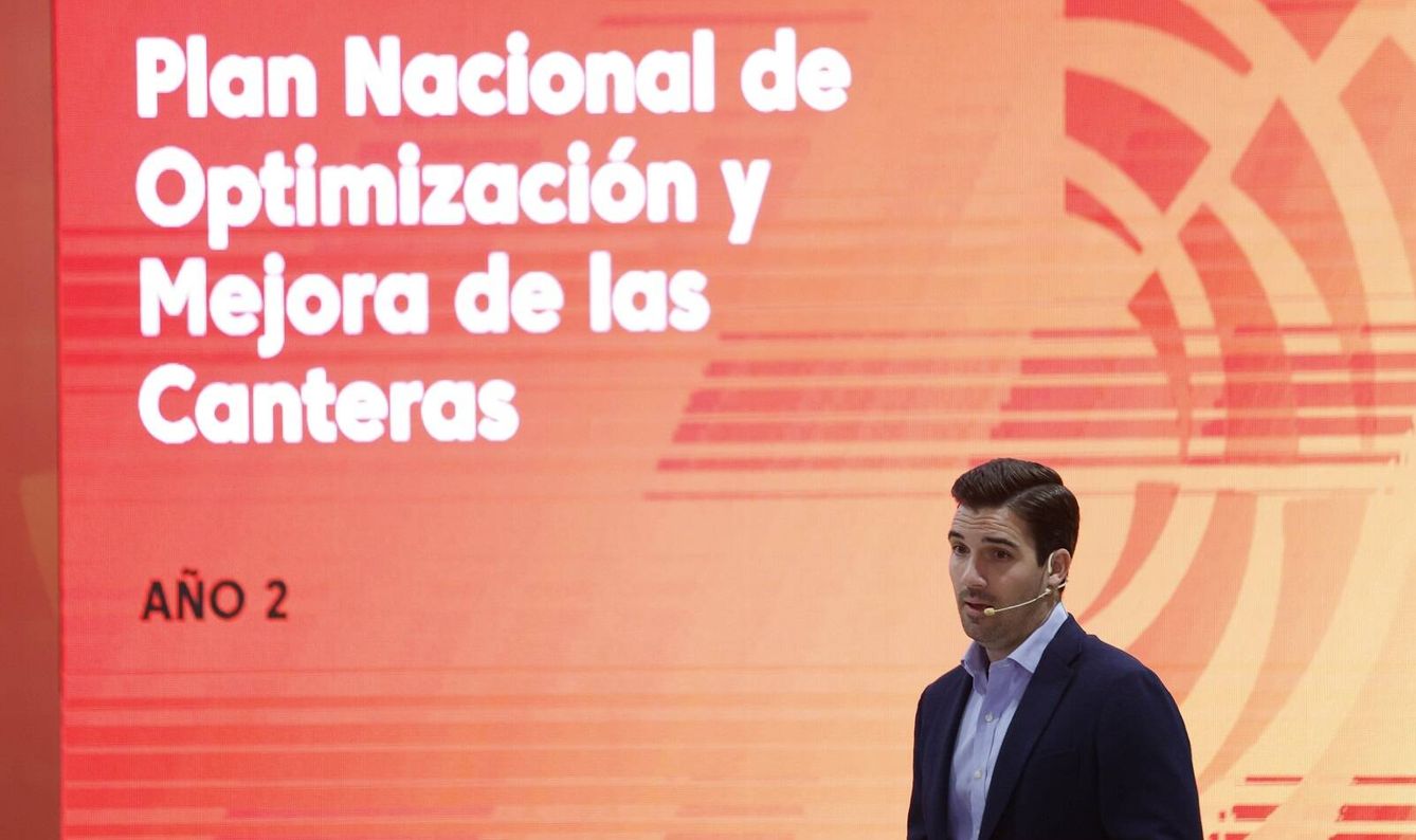 Juan Florit, responsable de Proyectos Deportivos de LaLiga, explicó a los clubes los próximos retos de este plan estratégico para la organización. (LaLiga)