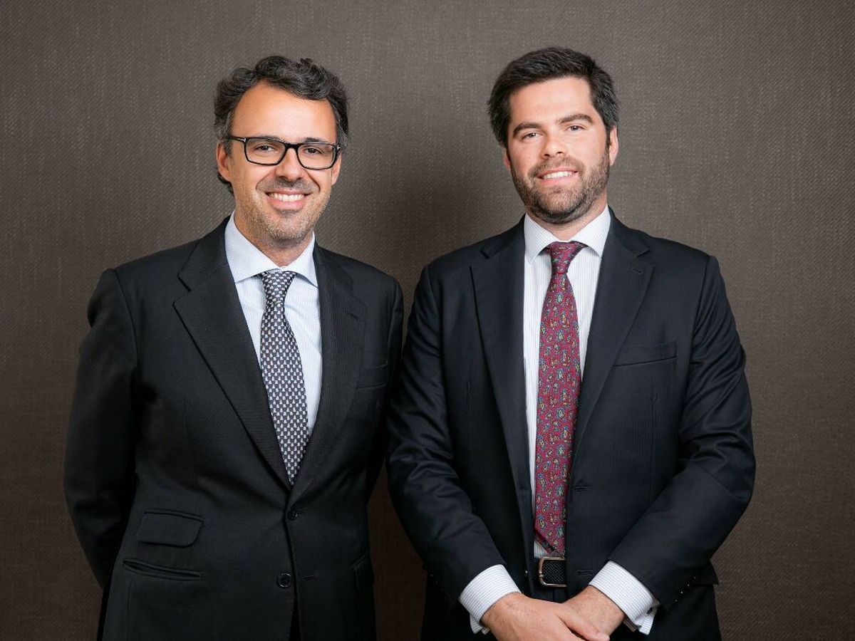 Foto: Miguel Cacho, director del equipo de Arcano Asset & Capital Finance, y Javier Hidalgo, director de Asset Finance. (Cedida)
