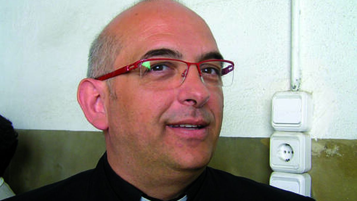 Muere el sacerdote de Pamplona José María Aícua mientras oficiaba un funeral