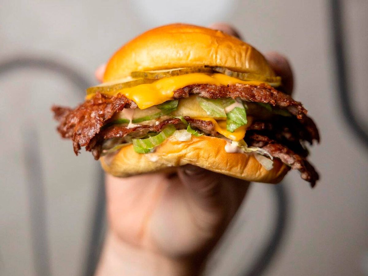 Foto: La 'doble smash', una de las hamburguesas favoritas de Goiko (Instagram/@basicsbygoiko)