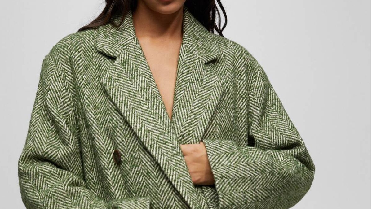 5 abrigos rebajados que resuelven cualquier look de invierno: de Mango a H&M