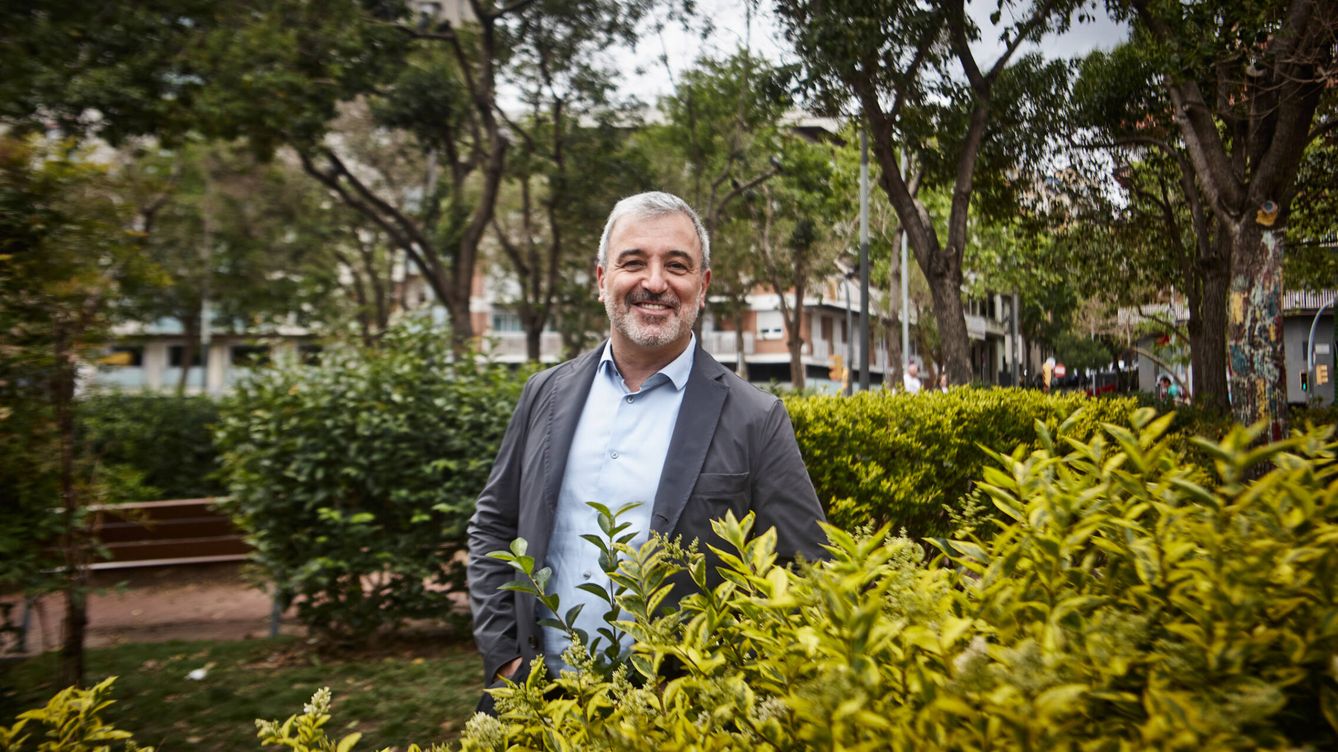 Foto: El candidato del PSC a la alcaldía de Barcelona, Jaume Collboni, posa para EC. (J. L.)